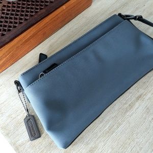 ⚠️ MOVING ⚠️Coach Demi Pochette